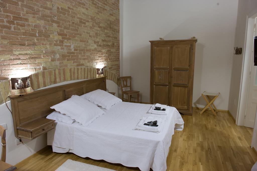 Castelletto Suites กาญารี ภายนอก รูปภาพ