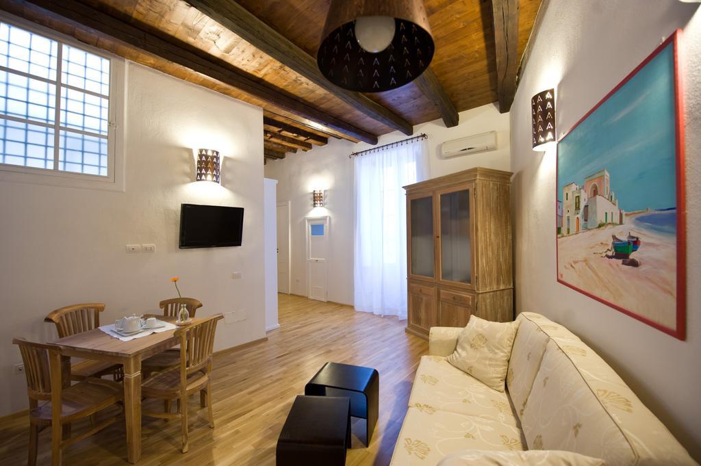 Castelletto Suites กาญารี ภายนอก รูปภาพ